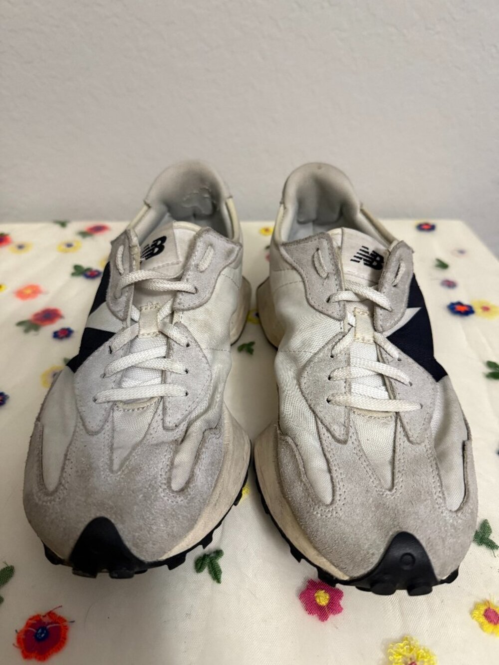 New Balance 327 Lifestyle Sneakers